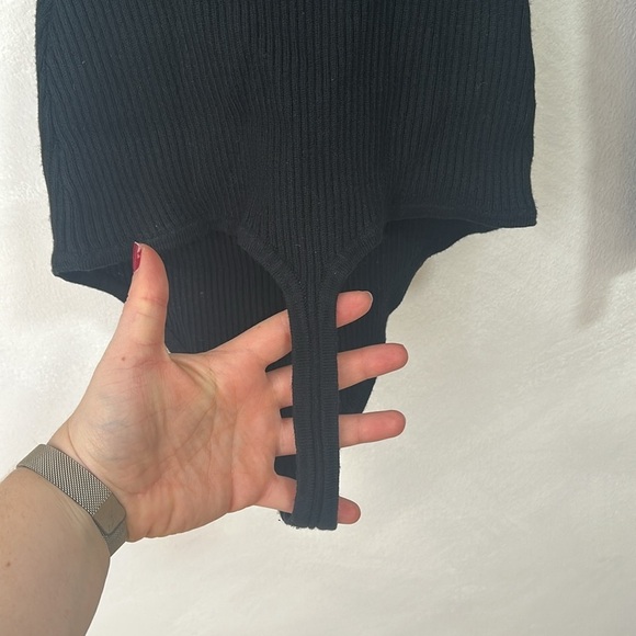 Abercrombie Long sleeve ribbed sweater bodysuit chest cutout size small black - Picture 7 of 8